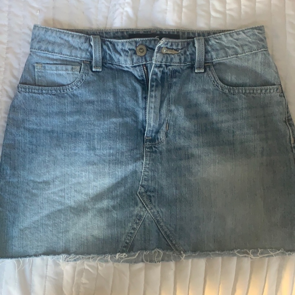 Hollister light wash denim skirt size 3 (waist 26)
